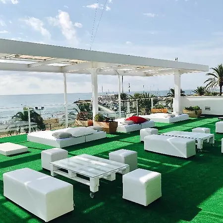 Hotel De La Playa 4*